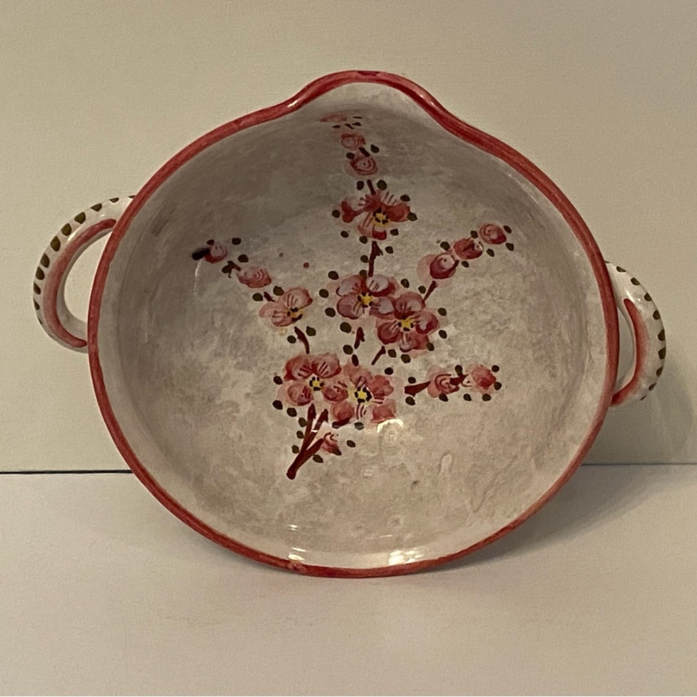 DERUTA ITALY VINTAGE HAND PAINTED POTTERY BOWL PINK FLORAL HANDLES SPOUT HOME